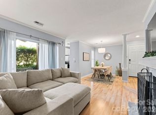 1109 E Morehead St APT 16, Charlotte, NC 28204