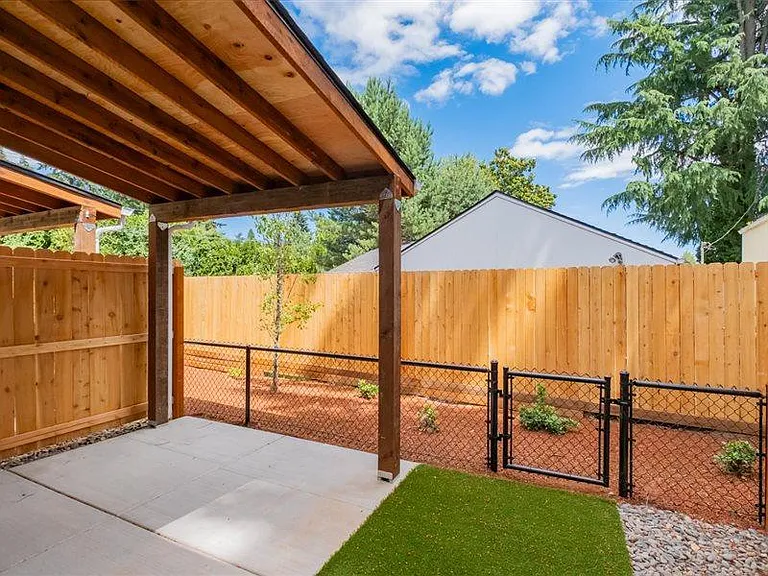 1392 Overlook Ave NW — Photo 9