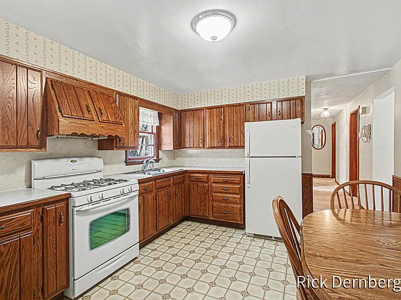 4th image of 611 Hayes St