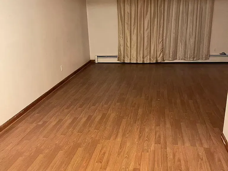 136 Sunshine Dr — Photo 2
