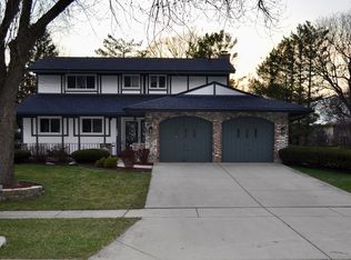 200 Lynnfield Ln, Schaumburg, IL 60193