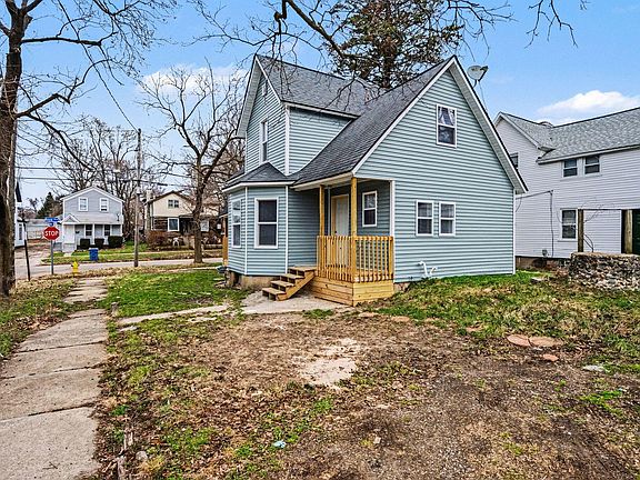 3rd image of 128 Reed Ave