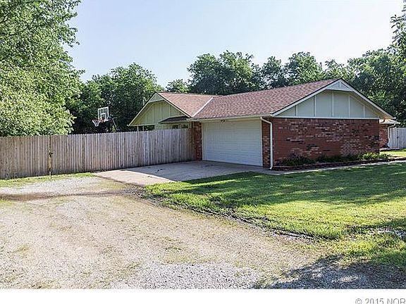 3rd image of 10145 E Northlea