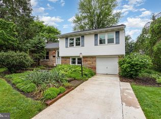 832 Yverdon Dr, Camp Hill, PA