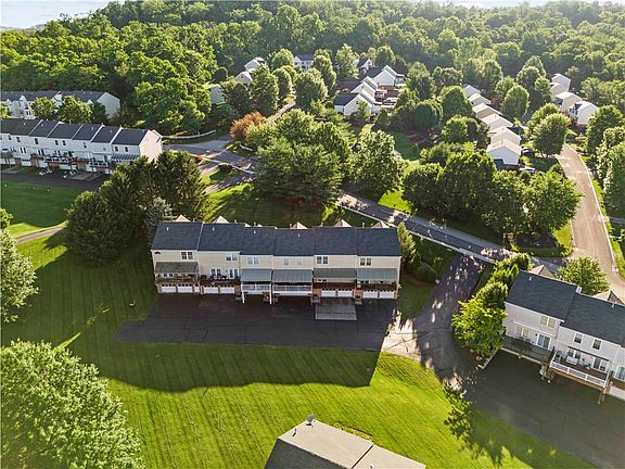 4th image of 1368 Meadowbrook Dr