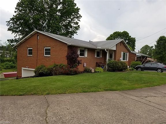 3rd image of 12 Eastwood Dr