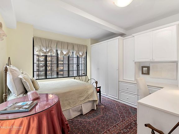 4th image of 312 E 42nd St #909