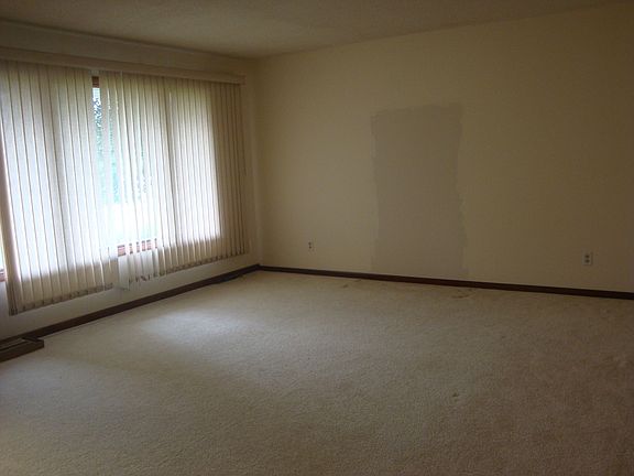 5th image of 502 N First St