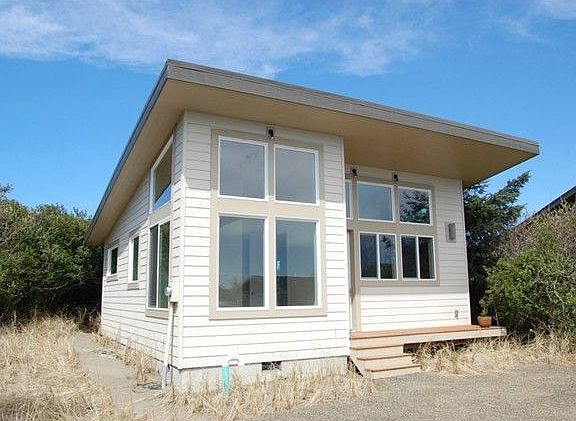 2nd image of 930 Ocean Shores Blvd SW