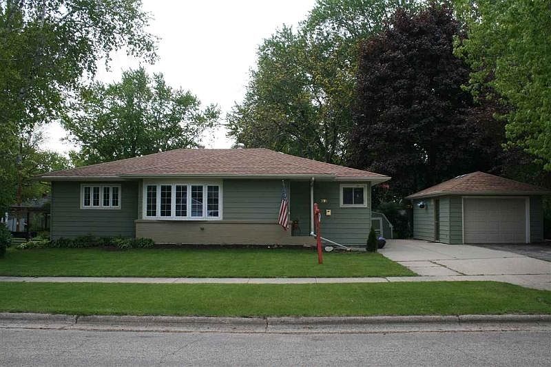 1st image of 221 Dorow Ave