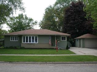 221 Dorow Ave, Edgerton, WI 53534
