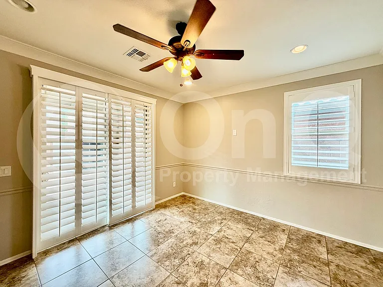 12025 W Avenida Del Rey — Photo 5