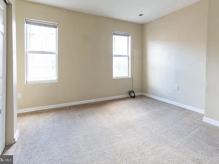 928 S 18th St — Photo 26