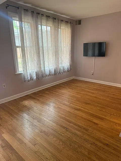 1615 Kenyon St NW — Photo 2