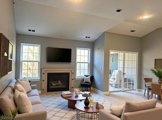 668 Honeybrook Cir, Stewartsville, NJ 08886