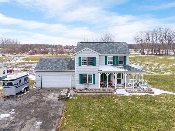 2nd image of 441 Hamlin Parma Townline Rd