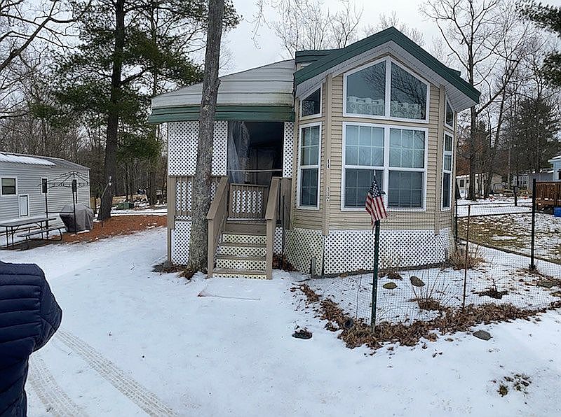 1st image of 112 Bear Ln