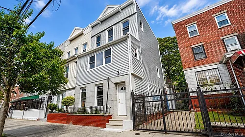 2040 Washington Ave Photo 1