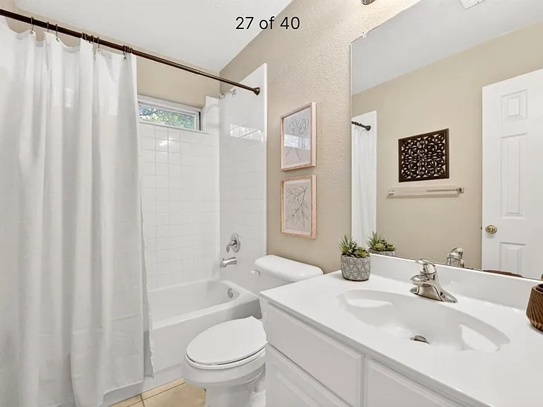 1369 Royal Oaks Dr — Photo 15