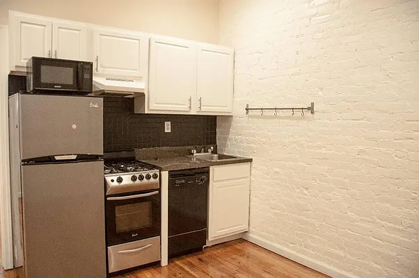 Rented by Town Residential | media 32