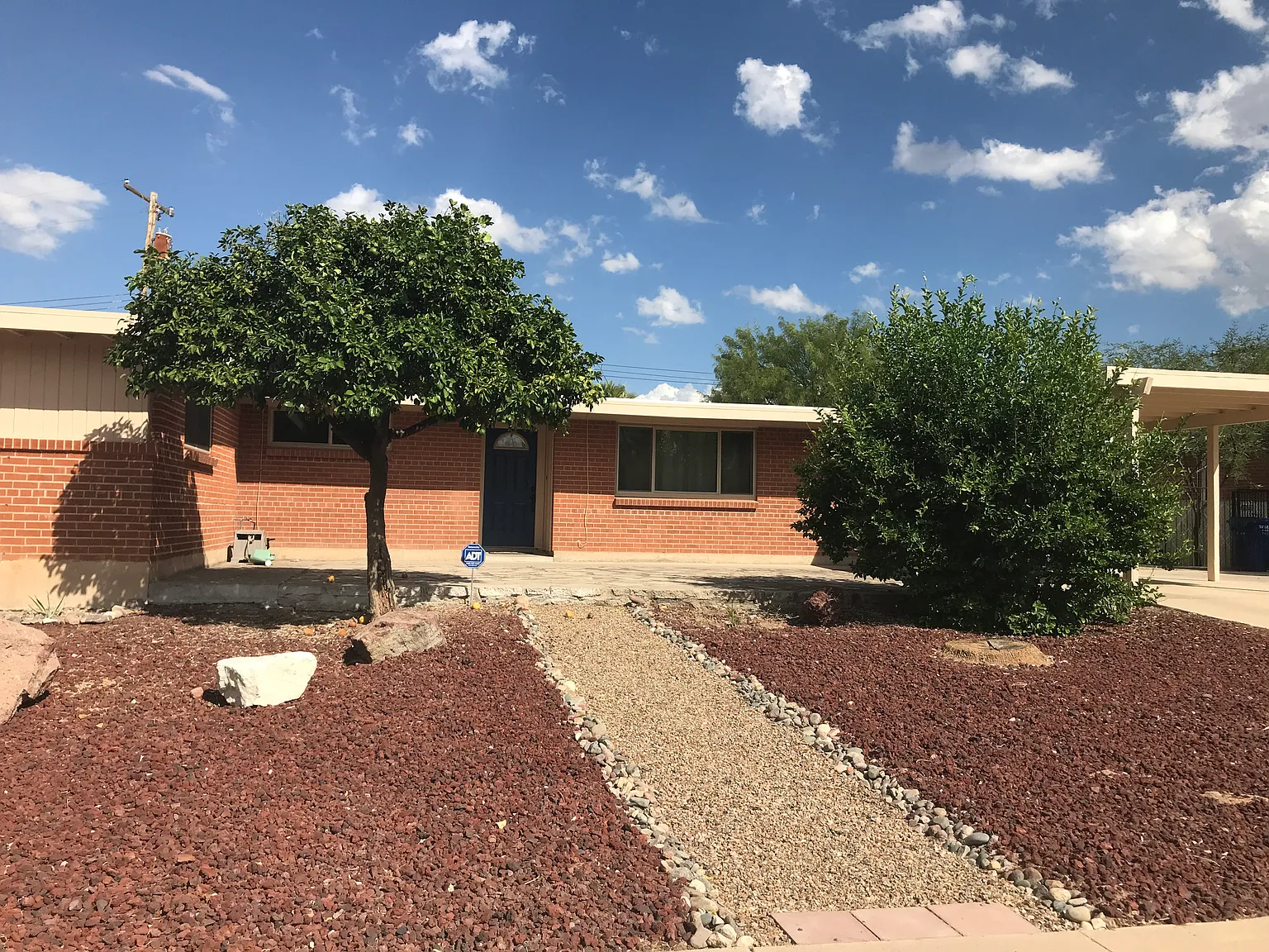4 bed, 1818 sqft, $2,150 — Photo 1