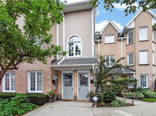 2110 Cleaver Ave #219, Burlington, ON L7M3Z4