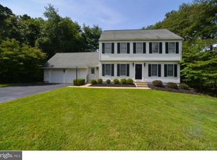 2 Sherwood Ct, Medford, NJ 08055