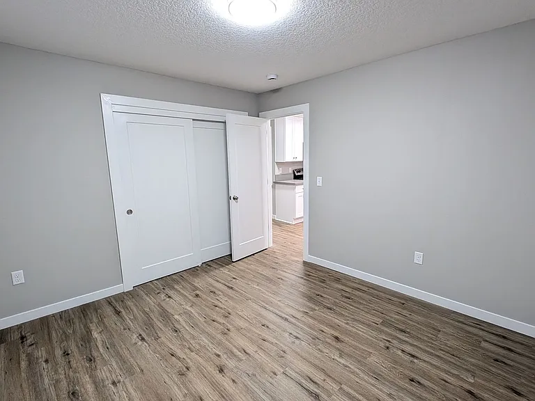 1660 SE Oak Grove Blvd — Photo 11