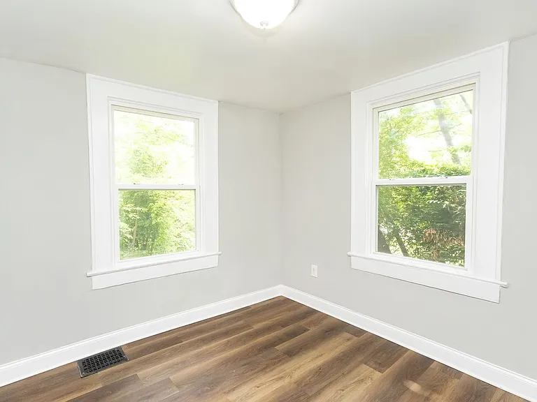 1812 John Ross Rd — Photo 18