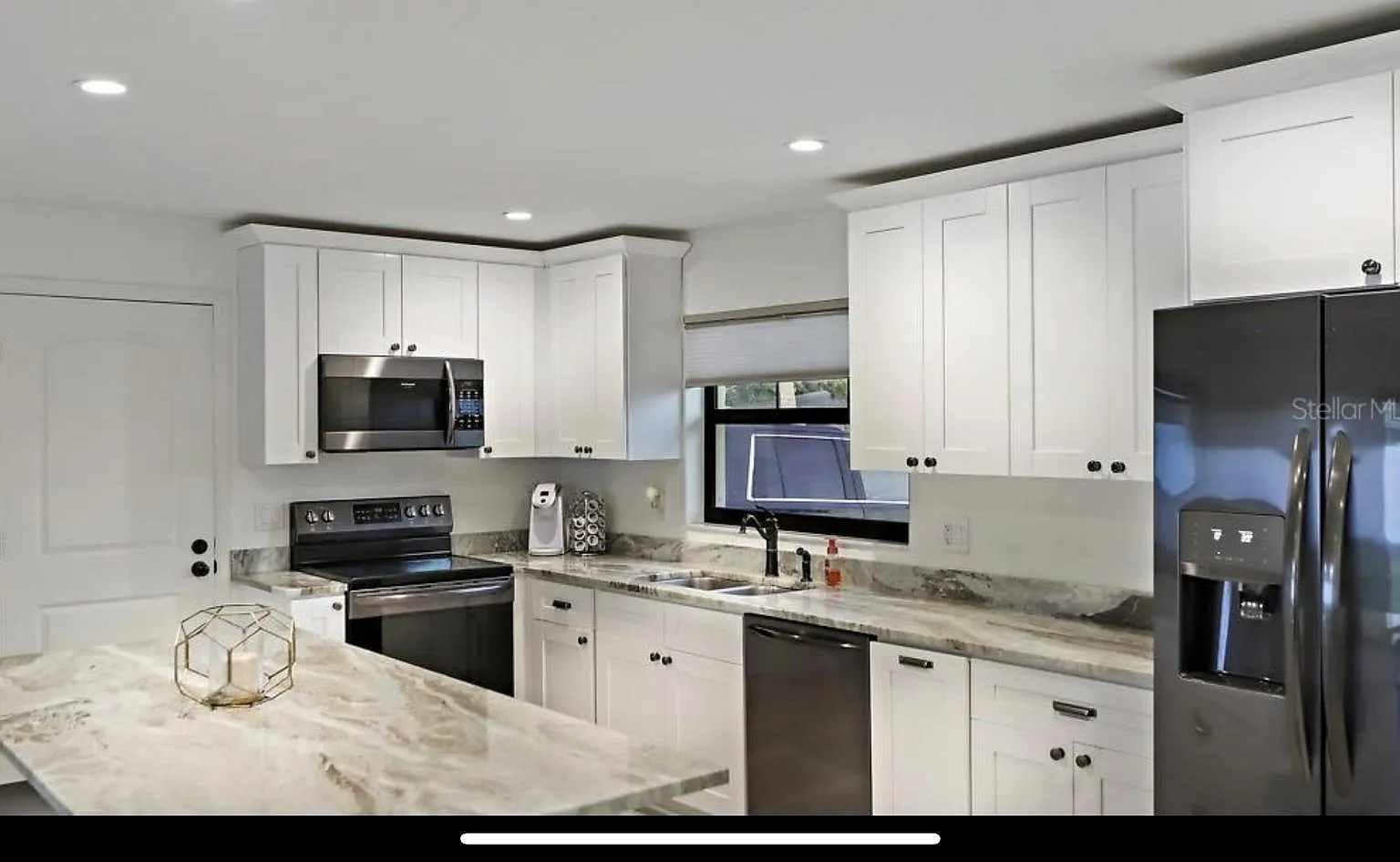2 bed, 1161 sqft, $3,700 — Photo 1