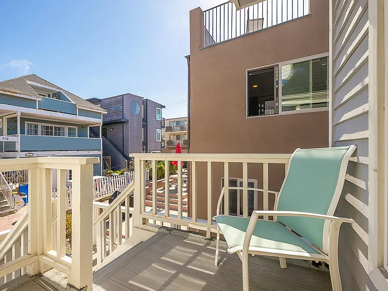 722 Isthmus Ct — Photo 25