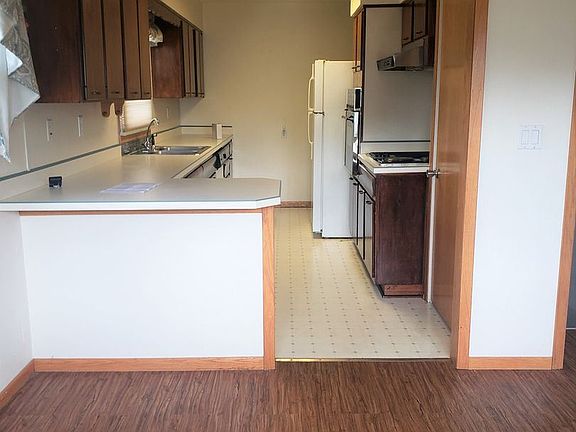 2nd image of 2027 Clark Ave