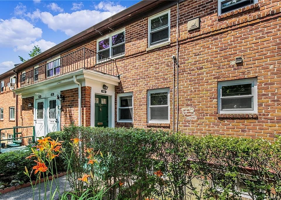 1st image of 10 Fieldstone Dr APT 332