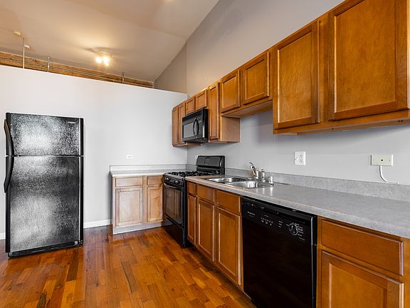 4th image of 1822 S Bishop St #3