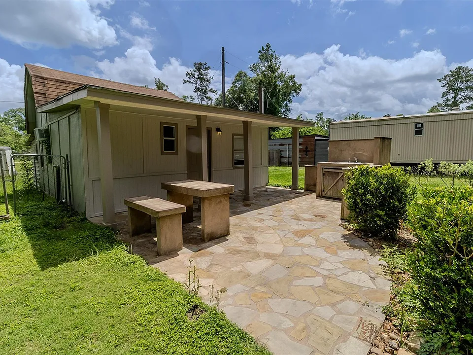 25128 Faraway Ln