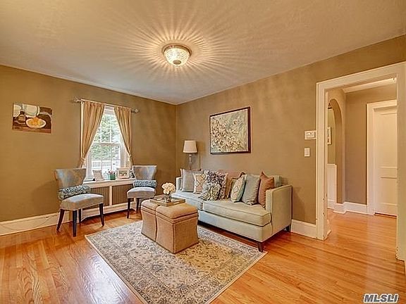2nd image of 4 Charlotte Pl