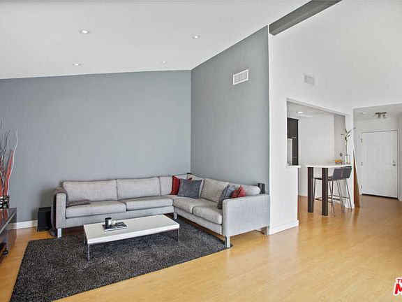 3rd image of 11939 Weddington St Unit 303