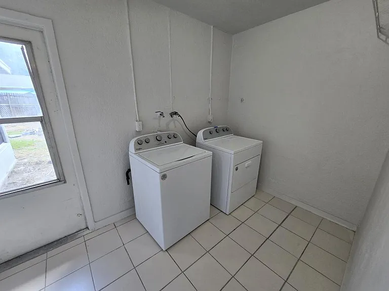 3406 Murrow St — Photo 17