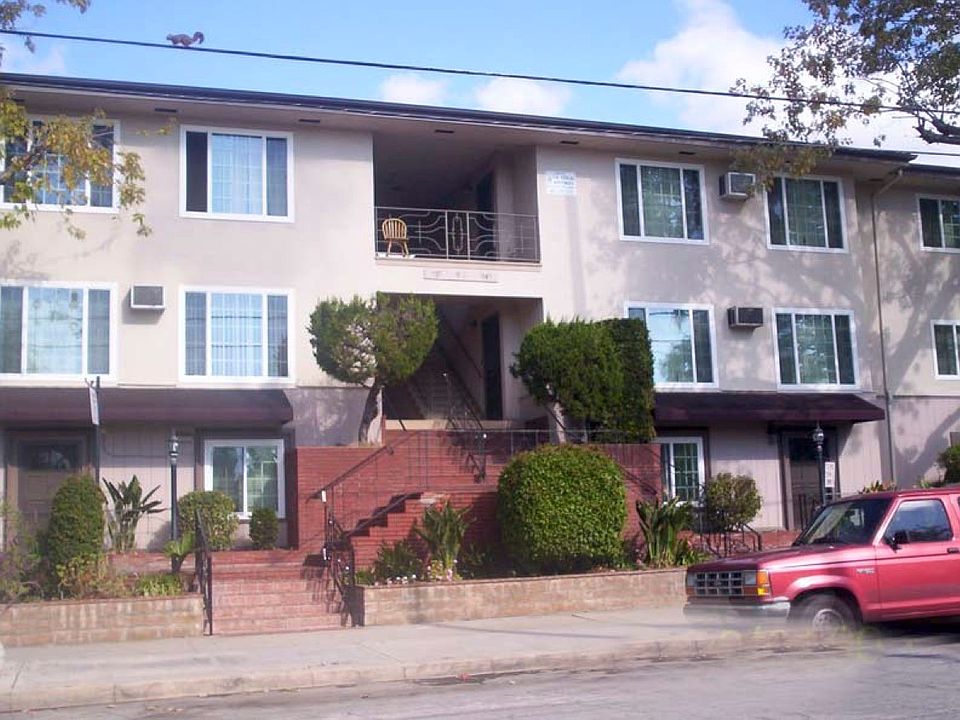 1st image of 935 E Mariposa St #8