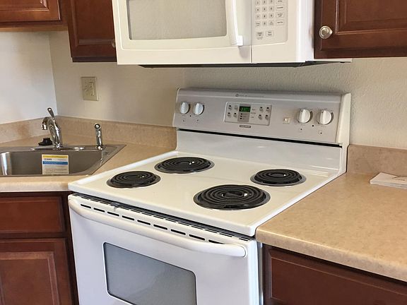 Stove & Microwave