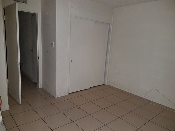 5th image of 301 Paul Ave