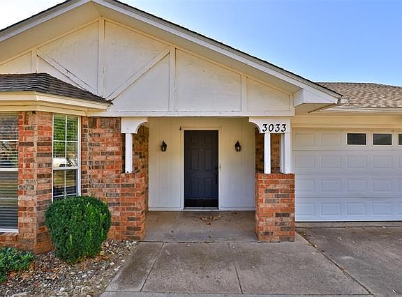 2nd image of 3033 Heritage Cir