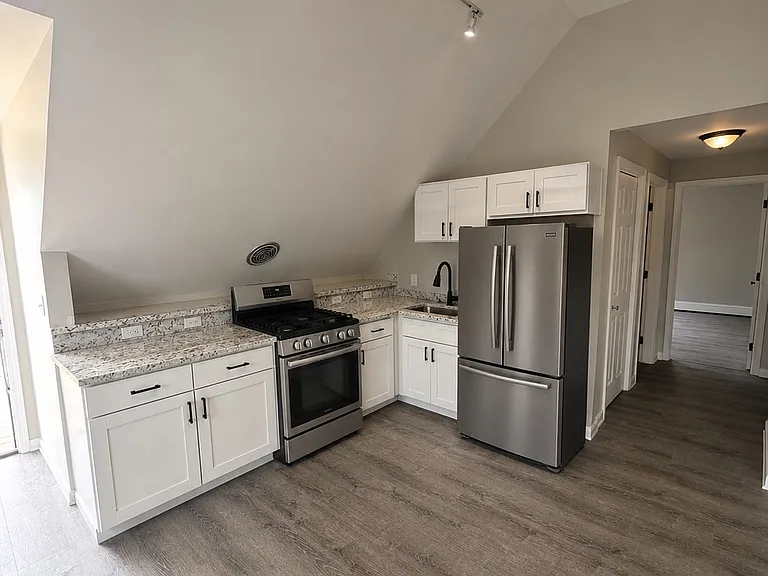 80 Cabot St #5 — Photo 1