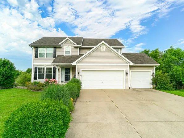 1740 Pease Dr, Pleasant Hill, IA 50327