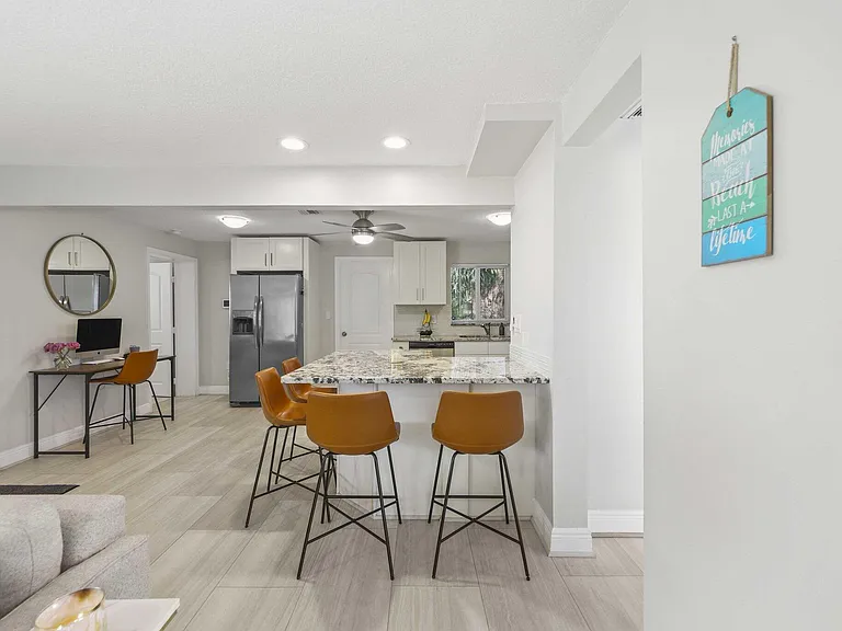 1710 SW 4th Ave — Photo 13