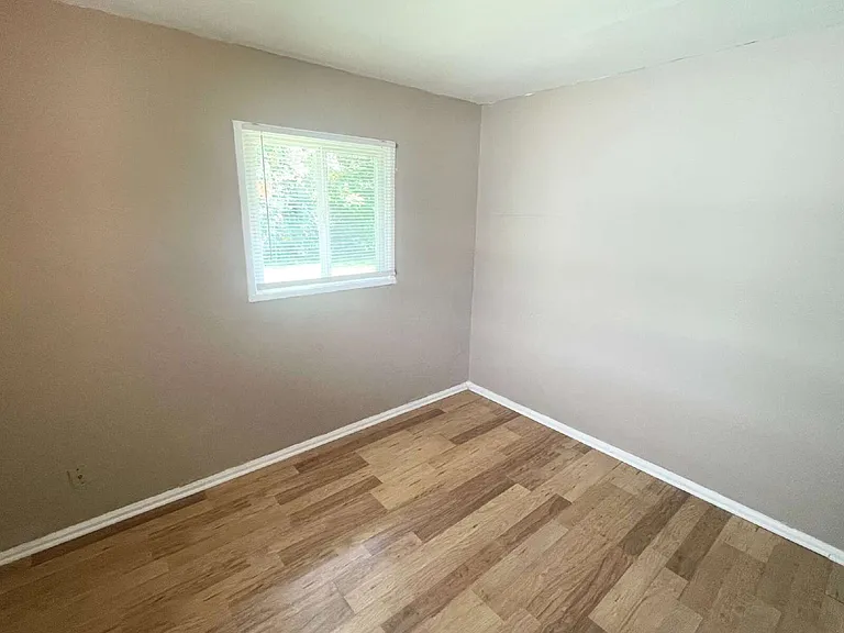 4723 Munter Ln — Photo 7