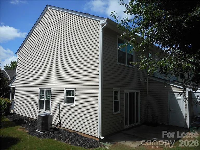 322 Deep Water Ln — Photo 12