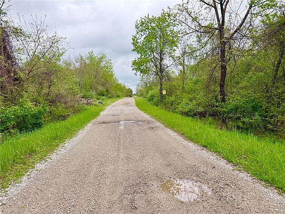 3rd image of 0 Pineview Rd