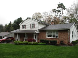 25 Overhill Rd, Williamsport, PA 17701