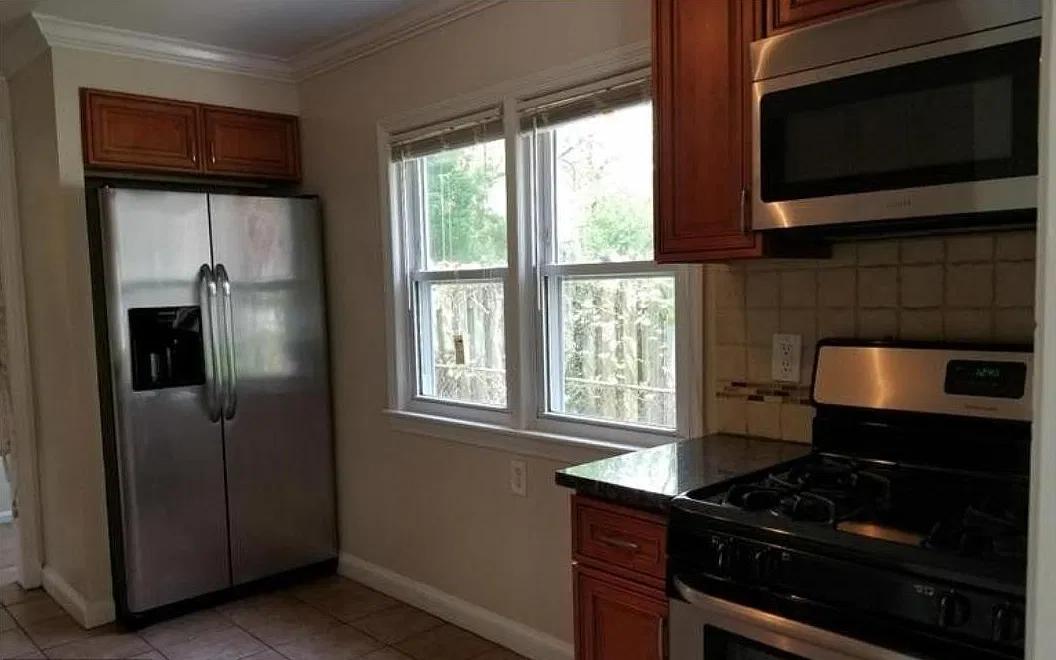 1 bed, 2300 sqft, $750 — Photo 4